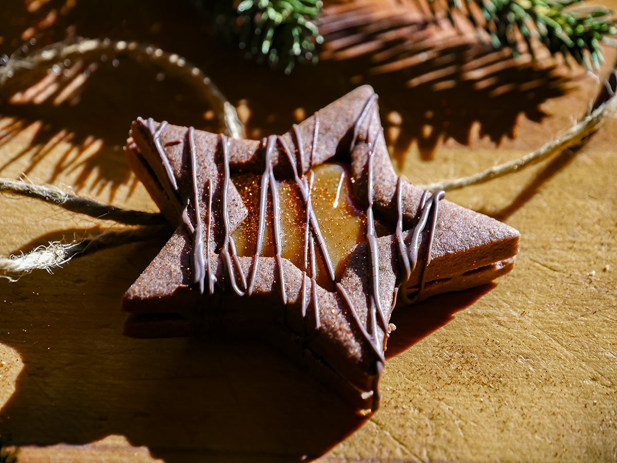 Chocolate Salted Caramel Linzer Cookie